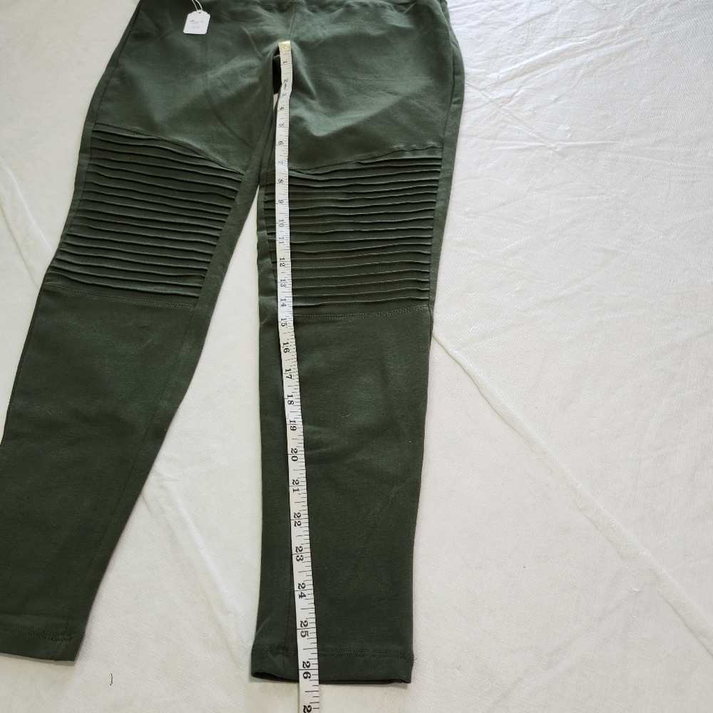 Zenana Outfitters Amy Green Cotton Wide Waistband Moto Leggings - Picture 6 of 11